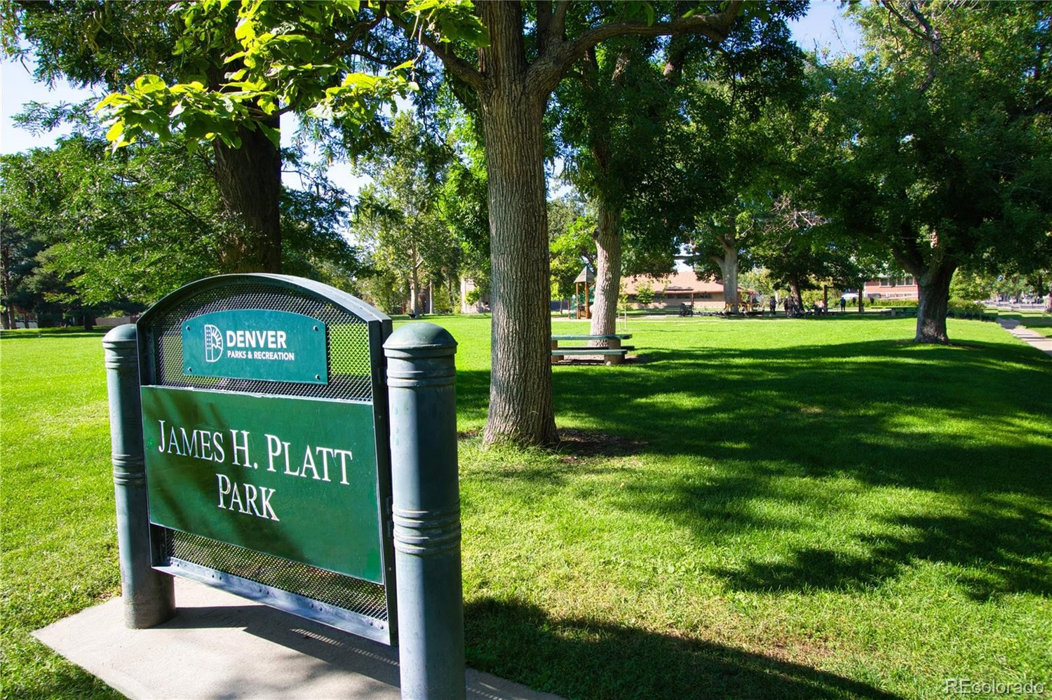 Explore the charm of Platt Park: A blend of history, vibrant dining, and unique shopping experiences.